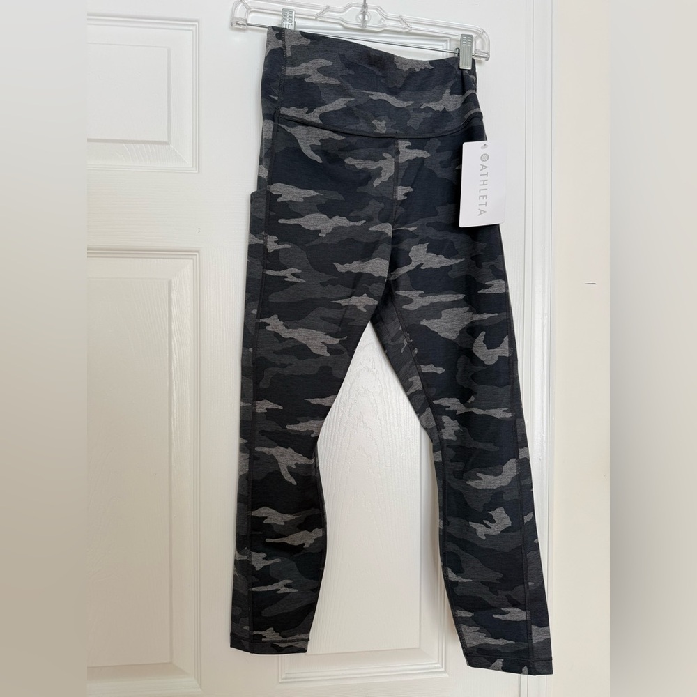 Athleta Ultimate Camo 7/8  Tight.  Women’s size Medium.  NWT.
